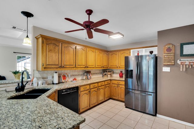 402 Seneca Drive, Waxahachie, TX 75165