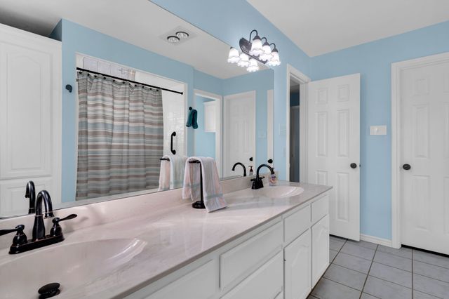 402 Seneca Drive, Waxahachie, TX 75165