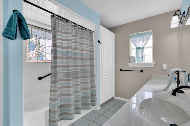 402 Seneca Drive, Waxahachie, TX 75165