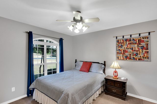 402 Seneca Drive, Waxahachie, TX 75165