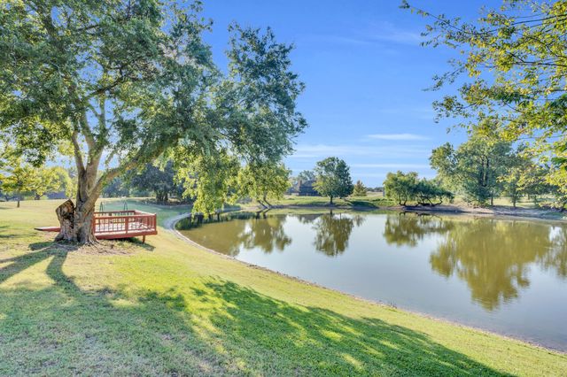 402 Seneca Drive, Waxahachie, TX 75165