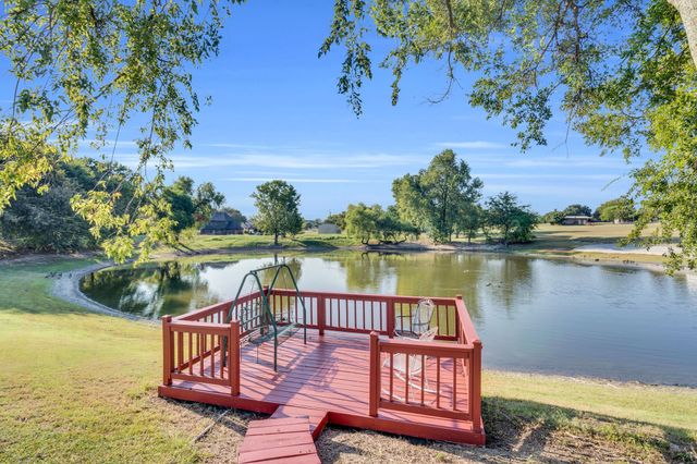 402 Seneca Drive, Waxahachie, TX 75165