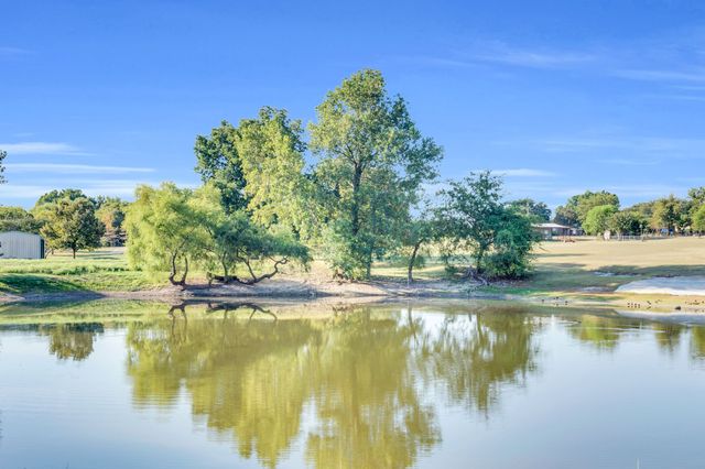 402 Seneca Drive, Waxahachie, TX 75165