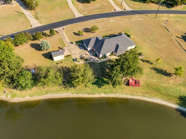 402 Seneca Drive, Waxahachie, TX 75165