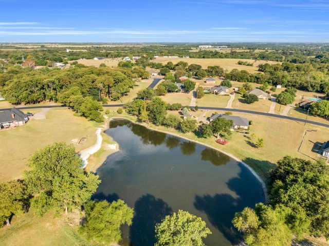 402 Seneca Drive, Waxahachie, TX 75165