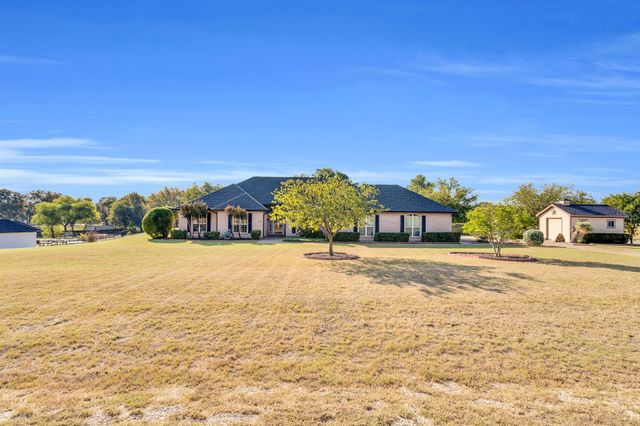 402 Seneca Drive, Waxahachie, TX 75165