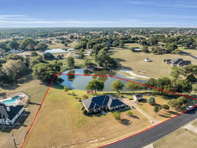 402 Seneca Drive, Waxahachie, TX 75165