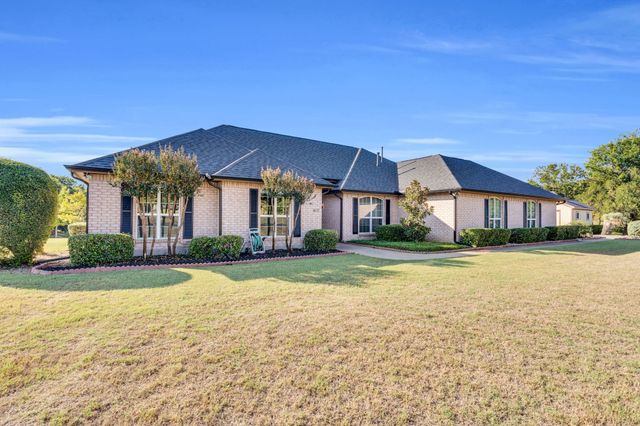 402 Seneca Drive, Waxahachie, TX 75165