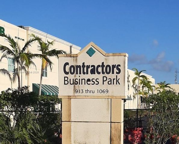 1055 NW 31st Ave, Pompano Beach, FL 33069