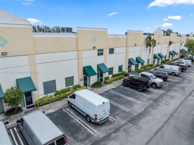 1055 NW 31st Ave, Pompano Beach, FL 33069