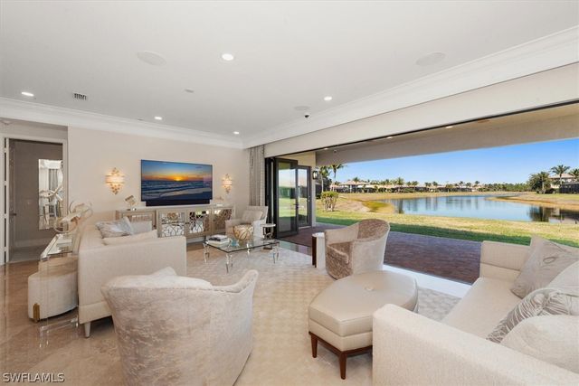 3168 Pacific DR, Naples, FL 34119