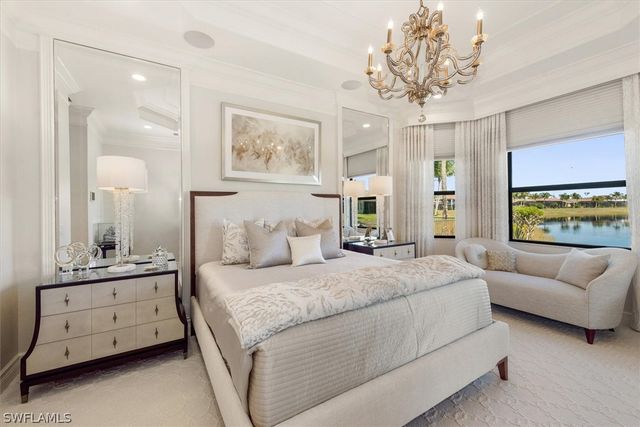 3168 Pacific DR, Naples, FL 34119