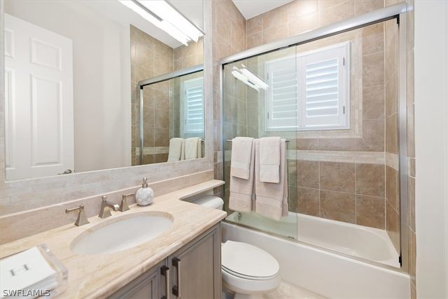 3168 Pacific DR, Naples, FL 34119