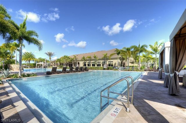 3168 Pacific DR, Naples, FL 34119