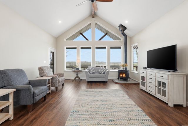 906 Stony Point Road, Houston, AR 72070