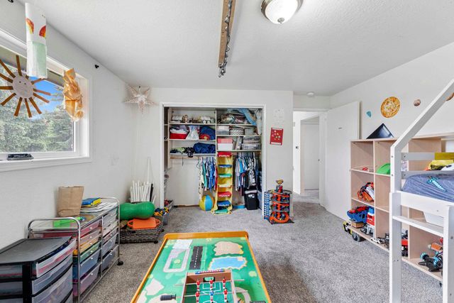 1711 N McKee Rd, Spokane Valley, WA 99016