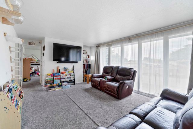 1711 N McKee Rd, Spokane Valley, WA 99016