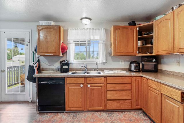 1711 N McKee Rd, Spokane Valley, WA 99016