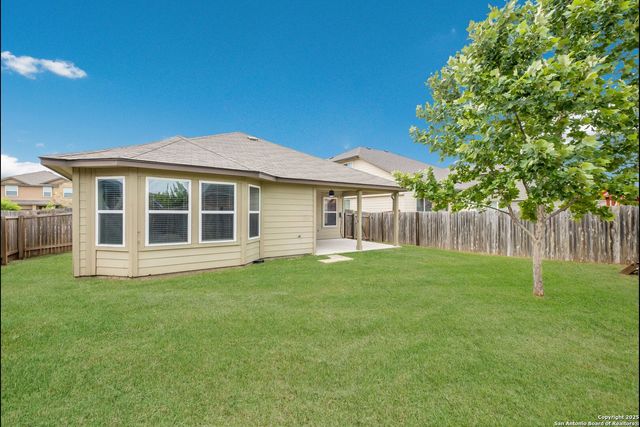 2239 Hawk Dr., New Braunfels, TX 78130