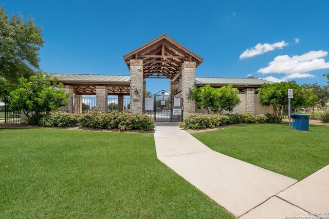 2239 Hawk Dr., New Braunfels, TX 78130