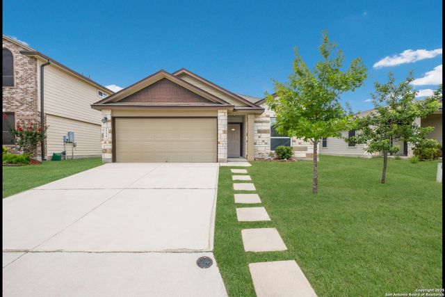 2239 Hawk Dr., New Braunfels, TX 78130