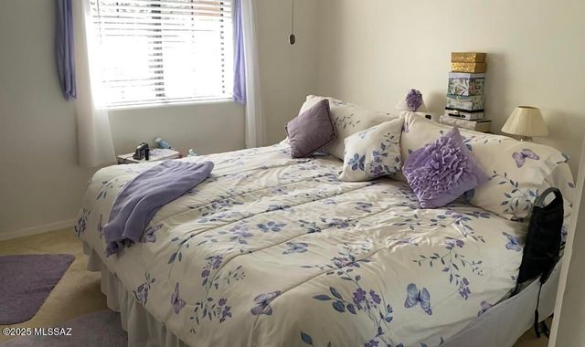 15694 N Twin Lakes Drive, Tucson, AZ 85739