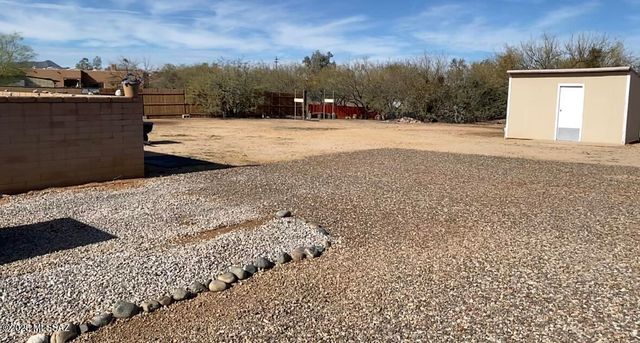 15694 N Twin Lakes Drive, Tucson, AZ 85739