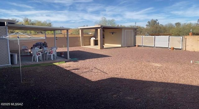 15694 N Twin Lakes Drive, Tucson, AZ 85739