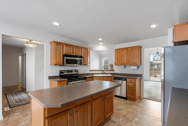 1705 Tumbleweed CIRCLE, West Bend, WI 53095