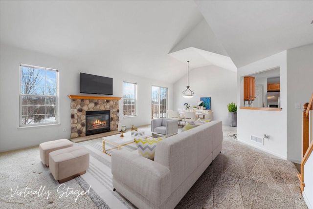 1705 Tumbleweed CIRCLE, West Bend, WI 53095