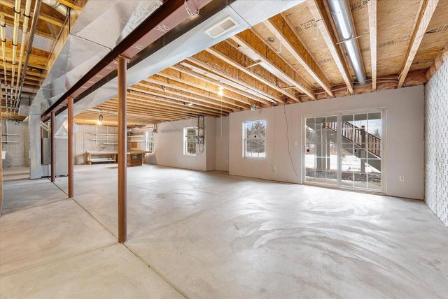 1705 Tumbleweed CIRCLE, West Bend, WI 53095