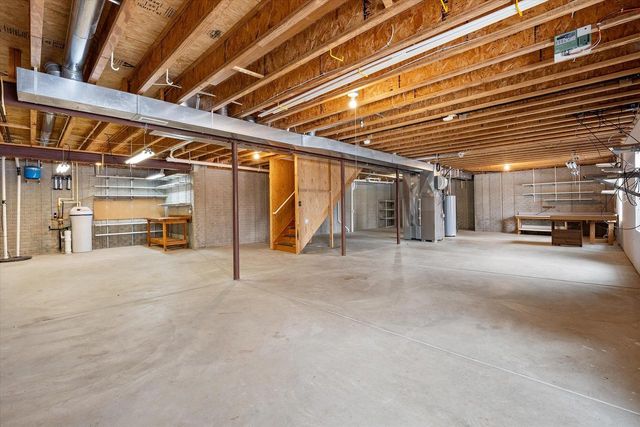 1705 Tumbleweed CIRCLE, West Bend, WI 53095