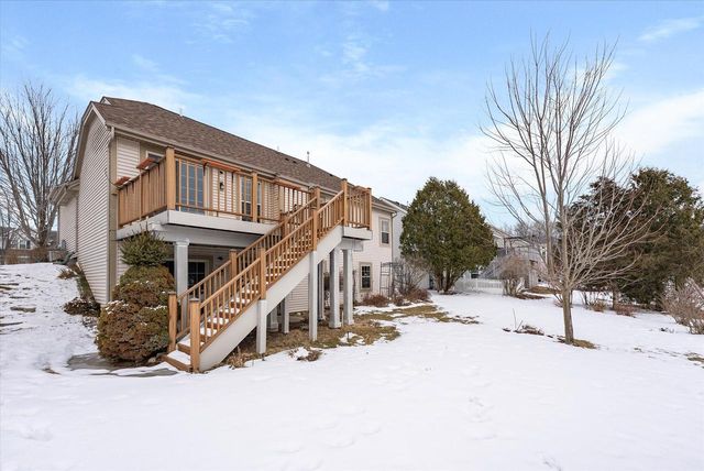 1705 Tumbleweed CIRCLE, West Bend, WI 53095