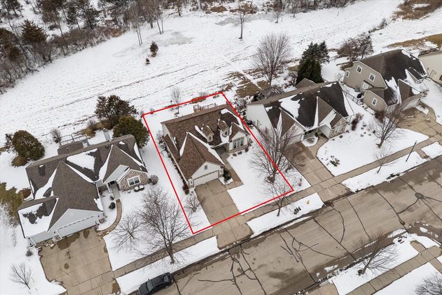 1705 Tumbleweed CIRCLE, West Bend, WI 53095