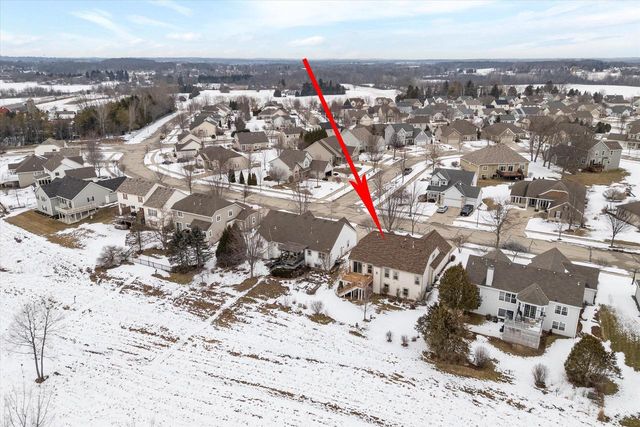 1705 Tumbleweed CIRCLE, West Bend, WI 53095