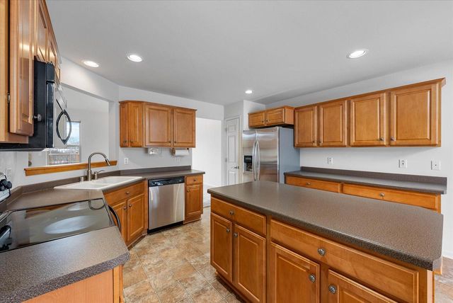 1705 Tumbleweed CIRCLE, West Bend, WI 53095