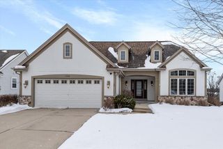 1705 Tumbleweed CIRCLE, West Bend, WI 53095