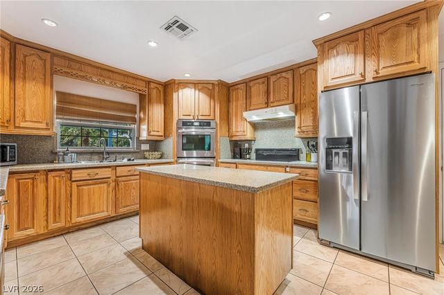 1963 Casa Vista Drive, Las Vegas, NV 89146