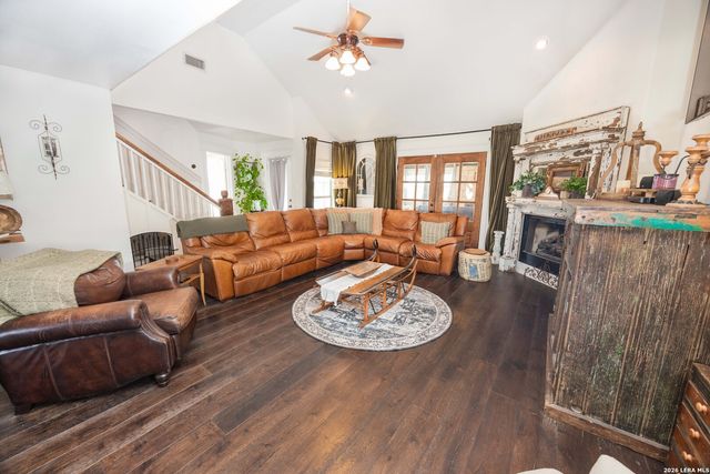 1466 County Road 456, Hondo, TX 78861