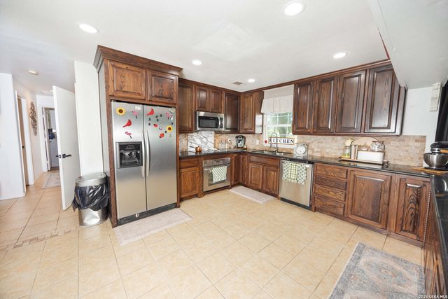 1466 County Road 456, Hondo, TX 78861