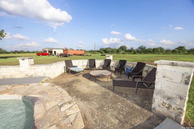1466 County Road 456, Hondo, TX 78861