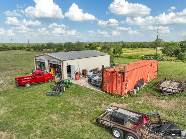1466 County Road 456, Hondo, TX 78861