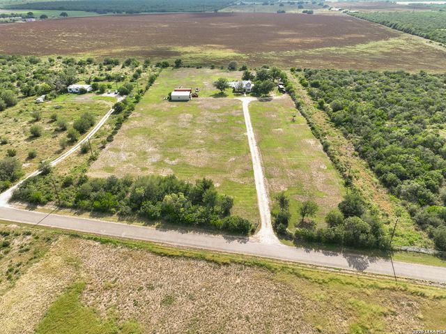 1466 County Road 456, Hondo, TX 78861