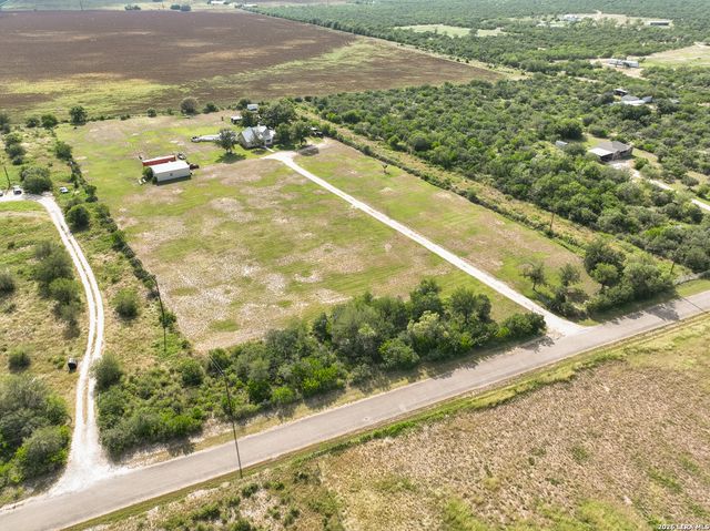 1466 County Road 456, Hondo, TX 78861