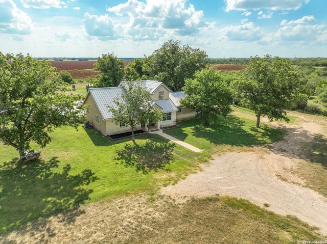 1466 County Road 456, Hondo, TX 78861