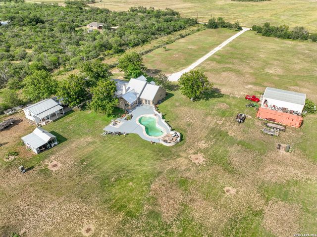 1466 County Road 456, Hondo, TX 78861