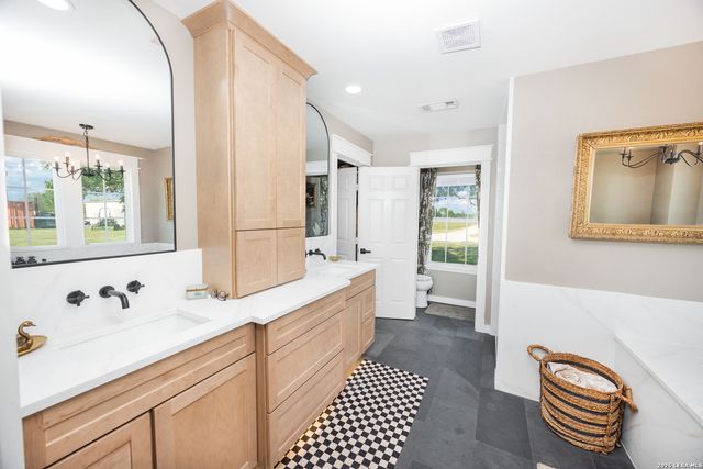 1466 County Road 456, Hondo, TX 78861