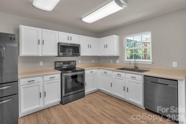 128 Longlea Drive, Clover, SC 29710