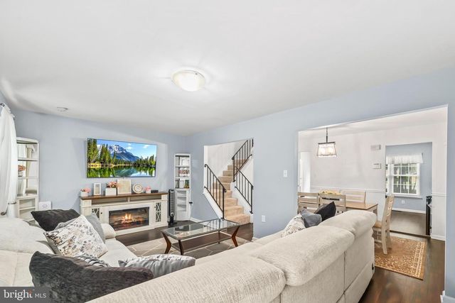 14054 FALLBROOK LN, Woodbridge, VA 22193