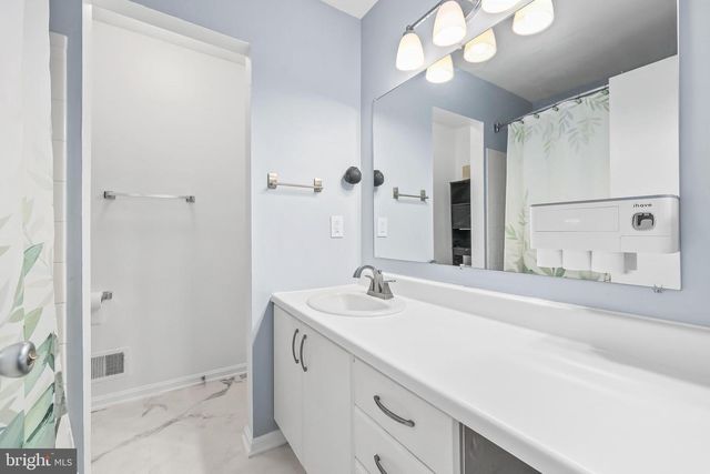 14054 FALLBROOK LN, Woodbridge, VA 22193